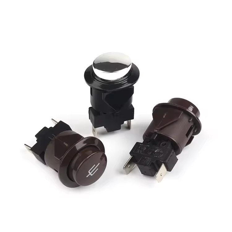 আধুনিক বৈদ্যুতিক সিস্টেমে পুশ বোতাম সুইচগুলিকে কী অপরিহার্য করে তোলে?